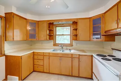 415 Falcon Circle, Monona, WI 53716 - Photo 11