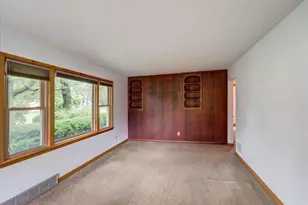 415 Falcon Cir, Monona, WI 53716 - Photo 7