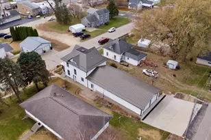 610 1st St, Bloomington,  53804 - Photo 45