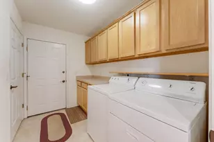 1902 Huntington Park Dr, Reedsburg, WI 53959 - Photo 15