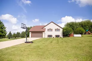 N5080 Hyland Cir, Monticello, WI 53570 - Photo 9