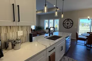 3147 S Bartells Dr, Beloit, WI 53511 - Photo 5