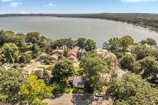 5805 Roosevelt St, Middleton, WI 53562 - Photo 3