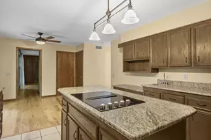 306 Walnut Grove Dr, Madison, WI 53717 - Photo 11