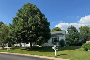 N115W20994 Brookside Dr, Germantown, WI 53022 - Photo 3