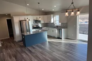 110 Windmill Ridge Rd, Janesville, WI 53536 - Photo 3