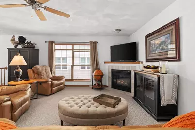 637 Garfield Avenue, Janesville, WI 53536 - Photo 9