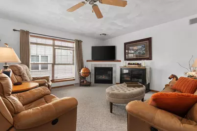 637 Garfield Avenue, Janesville, WI 53536 - Photo 7