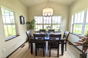 14 Bluestem Pass, Mount Horeb, WI 53572 - Photo 11