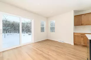 5927 Woodbine Dr, Madison, WI 53718 - Photo 5