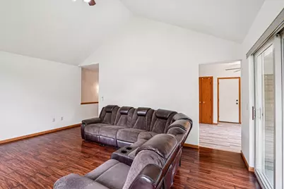 510 Oakridge Drive, Portage, WI 53901 - Photo 11