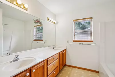 510 Oakridge Drive, Portage, WI 53901 - Photo 33