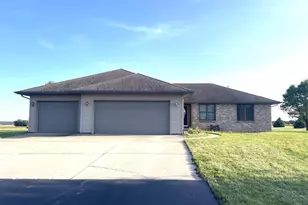 N5585 Shea Ln, Albany, WI 53502 - Photo 3