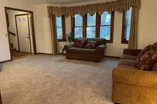 4302 Beilfuss Dr, Madison, WI 53704 - Photo 9