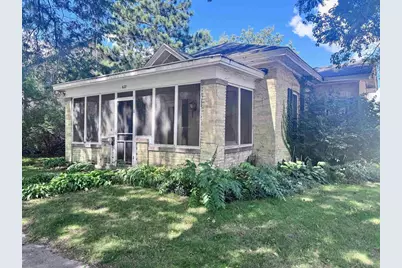 627 Prospect Avenue, Portage, WI 53901 - Photo 1