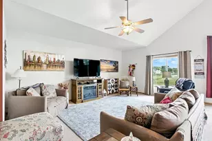 711 Cherokee Path, Lake Mills, WI 53551 - Photo 9