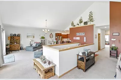 711 Cherokee Path, Lake Mills, WI 53551 - Photo 3