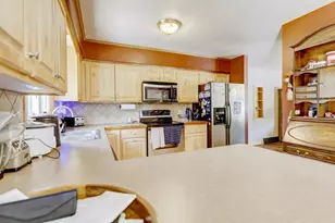 2765 Oak Knoll Ln, Stoughton, WI 53589 - Photo 11