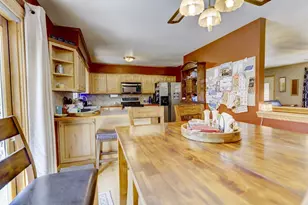 2765 Oak Knoll Ln, Stoughton, WI 53589 - Photo 9