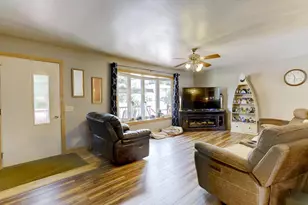 2765 Oak Knoll Ln, Stoughton, WI 53589 - Photo 5