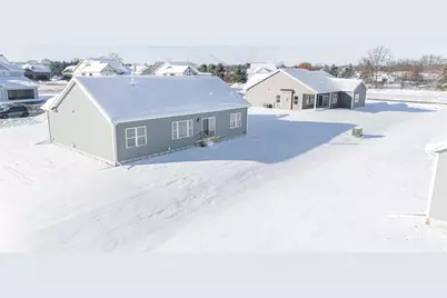 1833 E Kyle Circle, Beloit, WI 53511 - Photo 29