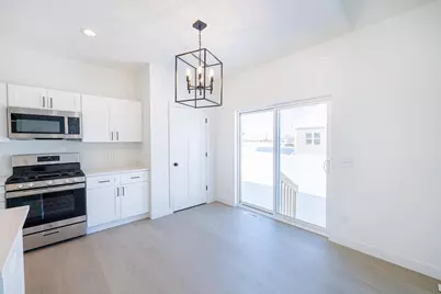 1833 E Kyle Circle, Beloit, WI 53511 - Photo 7