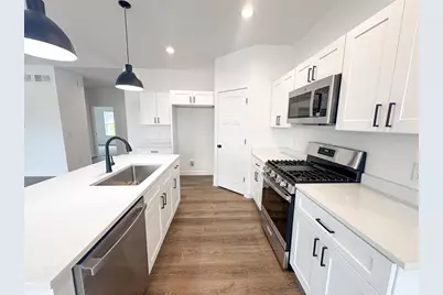 1815 E Kyle Circle, Beloit, WI 53511 - Photo 9