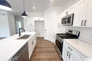 1815 E Kyle Circle, Beloit, WI 53511 - Photo 9