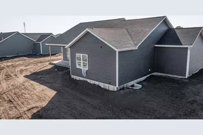 1815 E Kyle Circle, Beloit, WI 53511 - Photo 13