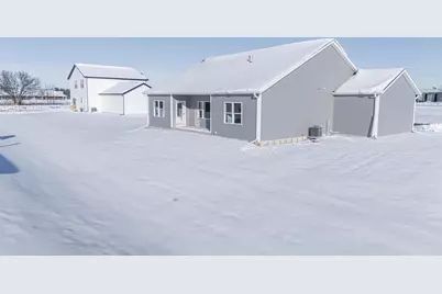 1739 E Kyle Circle, Beloit, WI 53511 - Photo 5