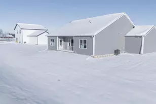 1739 E Kyle Circle, Beloit, WI 53511 - Photo 5