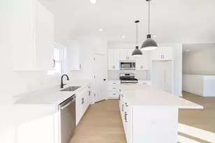 1739 E Kyle Circle, Beloit, WI 53511 - Photo 9