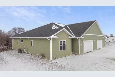 690 N Main Street, Fall River, WI 53932 - Photo 49