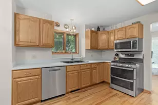 1000 Whitetail Dr, Fort Atkinson, WI 53538 - Photo 9