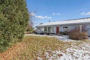 4005 Mackinac Dr, Janesville, WI 53546 - Photo 9