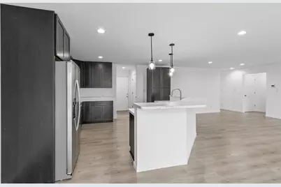 692 N Main Street, Fall River, WI 53932 - Photo 7