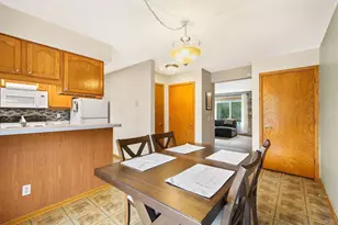 6973 Chester Dr, Madison, WI 53719 - Photo 9