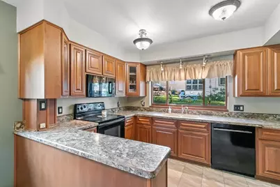 523 W Edgewater Street, Portage, WI 53901 - Photo 5