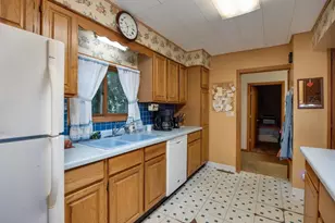 2879 S Riverside Dr, Beloit, WI 53511 - Photo 9