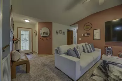 126 Deanna Drive, Janesville, WI 53536 - Photo 9