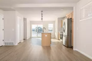 6401 Prairie Wood Dr, Mcfarland, WI 53558 - Photo 5