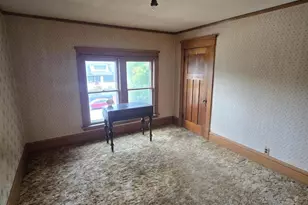 425 W James St, Columbus, WI 53925 - Photo 9