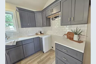 801 Karsten Drive, Horicon, WI 53032 - Photo 5