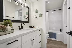 517 Isle Royal Dr, Madison, WI 53705 - Photo 21