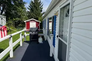 W211N11782 Hilltop Cir, Germantown, WI 53022 - Photo 3