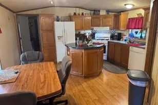 W211N11782 Hilltop Cir, Germantown, WI 53022 - Photo 11