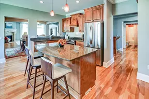 N35W23701 Auburn Ct, Pewaukee, WI 53072 - Photo 3