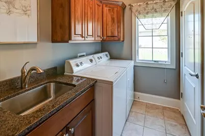 N35W23701 Auburn Court #1, Pewaukee, WI 53072 - Photo 15