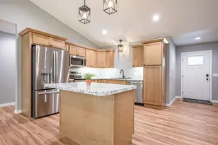 914 Marcy Ct, Wisconsin Dells, WI 53965 - Photo 11