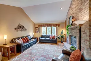 5834 Persimmon Dr, Fitchburg, WI 53711 - Photo 15